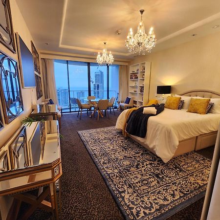 Deluxe Private Apartment And Studio - Ocean Views โกลด์โคสต์ ภายนอก รูปภาพ