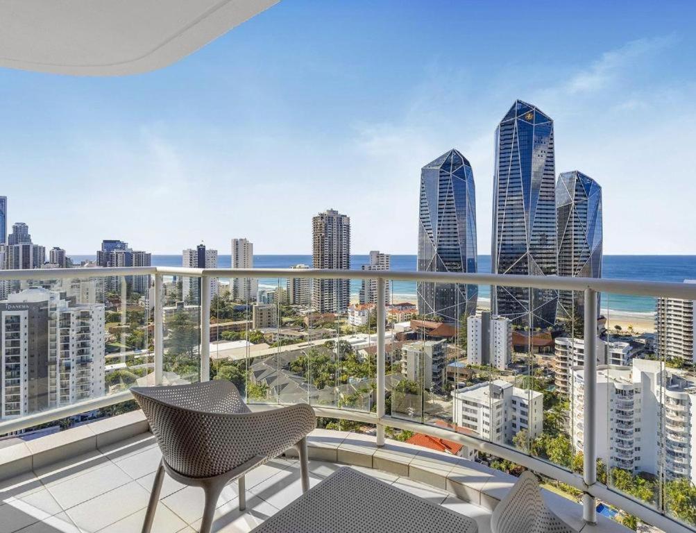 Deluxe Private Apartment And Studio - Ocean Views โกลด์โคสต์ ภายนอก รูปภาพ